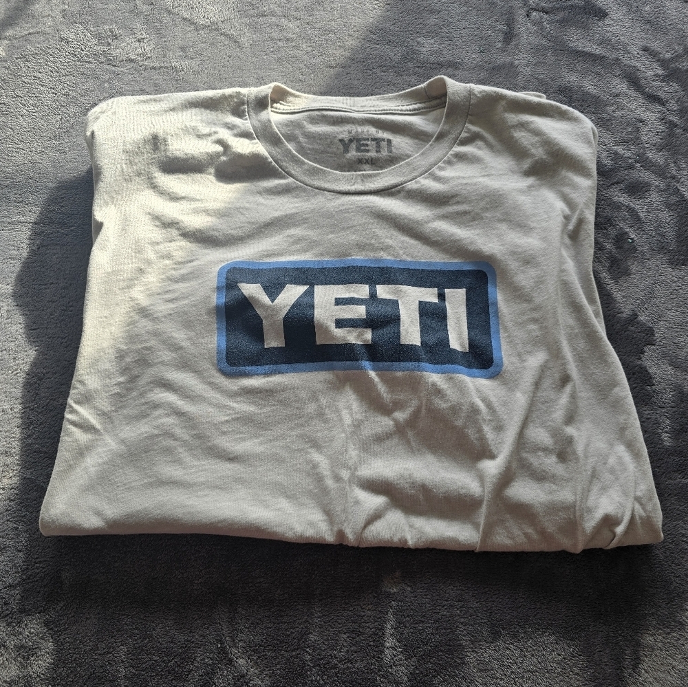 Yeti Logo Light Grey Tee Size XXL